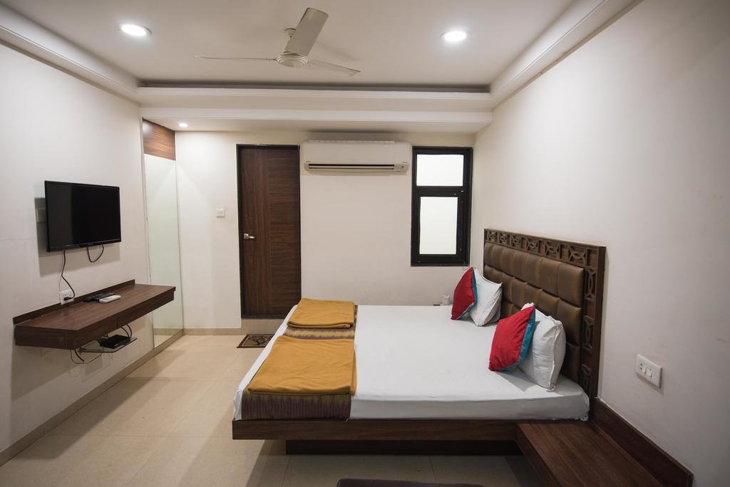 Hotel Crown Palace Bhopal Exterior foto